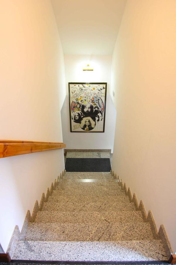Hard Rock Rooms For Two ลิฟโน ภายนอก รูปภาพ